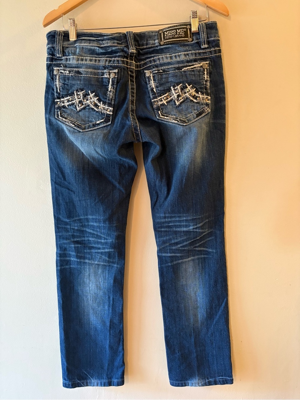 Miss Me Women's Straight Leg, Y2K, party, low Rise jeans, Sz 31, has stretch.